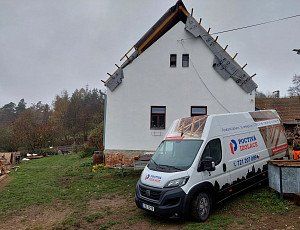 Zateplení stropu stávajícího rodinného domu pomocí foukané izolace